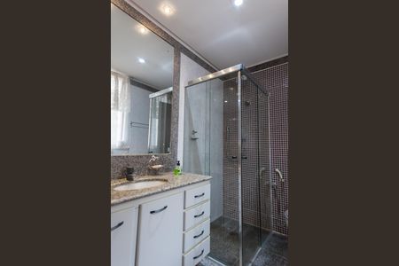 Apartamento à venda com 318m², 5 quartos e 3 vagasBanheiro quarto extra - cobertura 