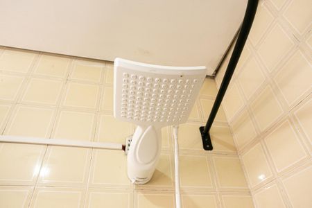 Casa à venda com 110m², 2 quartos e 1 vaga Casa à venda com 110m², 2 quartos e 1 vagaBanheiro