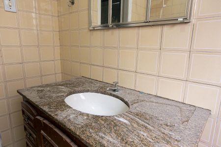 Casa à venda com 110m², 2 quartos e 1 vaga Casa à venda com 110m², 2 quartos e 1 vagaBanheiro