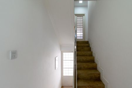 Casa à venda com 300m², 4 quartos e 4 vagasEscada