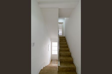 Casa à venda com 300m², 4 quartos e 4 vagasEscada