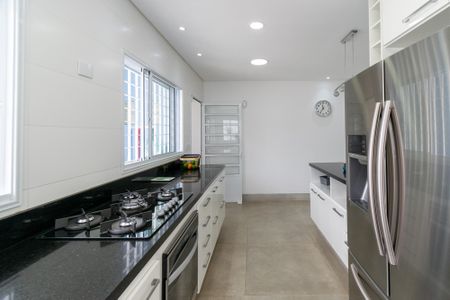 Casa à venda com 300m², 4 quartos e 4 vagasCozinha