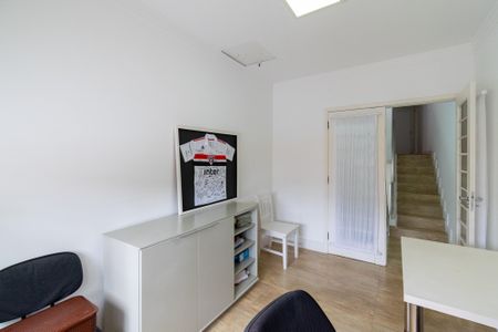 Casa à venda com 300m², 4 quartos e 4 vagasEscritório 