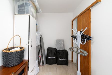 Casa à venda com 300m², 4 quartos e 4 vagasQuarto de Serviço