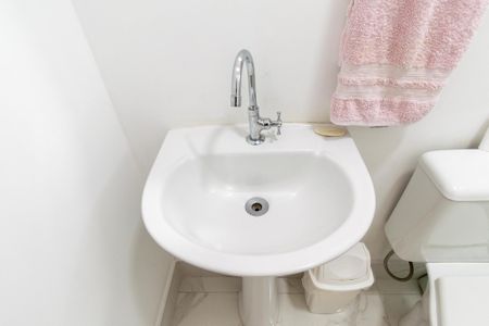 Casa à venda com 300m², 4 quartos e 4 vagasBanheiro de serviço