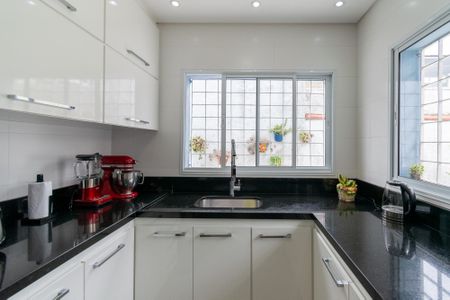 Casa à venda com 300m², 4 quartos e 4 vagasCozinha