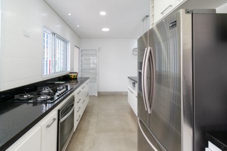 Casa à venda com 300m², 4 quartos e 4 vagasCozinha