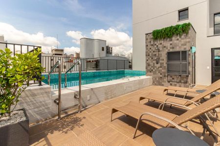 Studio para alugar com 28m², 1 quarto e sem vaga Studio para alugar com 28m², 1 quarto e sem vagaPiscina