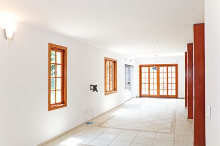 Casa de condomínio para alugar com 304m², 3 quartos e 4 vagasSala