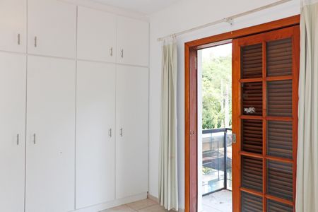 Casa de condomínio para alugar com 304m², 3 quartos e 4 vagasSuíte 2