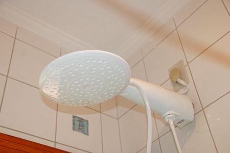 Casa de condomínio para alugar com 304m², 3 quartos e 4 vagasBanheiro 