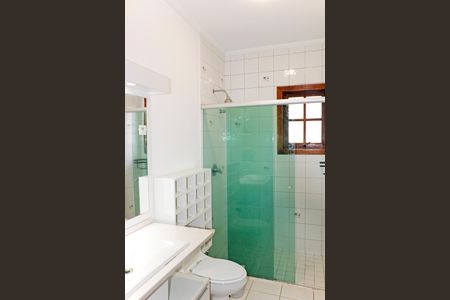 Casa de condomínio para alugar com 304m², 3 quartos e 4 vagasBanheiro da Suíte 1