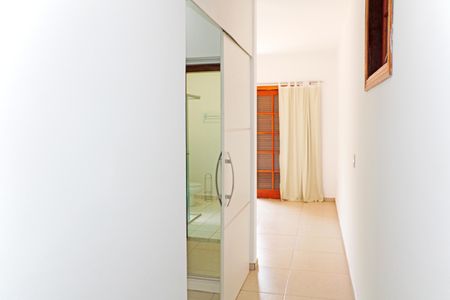 Casa de condomínio para alugar com 304m², 3 quartos e 4 vagasSuíte 3