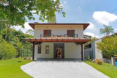 Casa de condomínio para alugar com 304m², 3 quartos e 4 vagasFachada da Casa