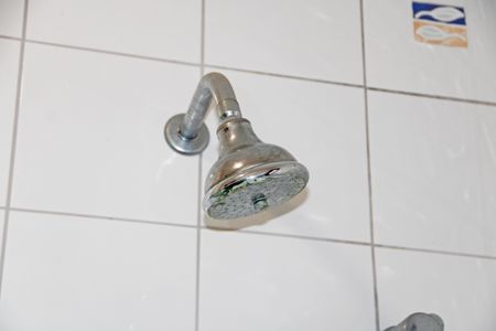 Casa de condomínio para alugar com 304m², 3 quartos e 4 vagasBanheiro da Suíte 1