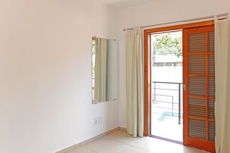 Casa de condomínio para alugar com 304m², 3 quartos e 4 vagasSuíte 3