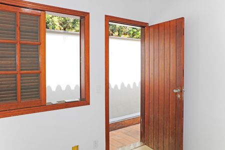 Casa de condomínio para alugar com 304m², 3 quartos e 4 vagasQuarto de Serviço