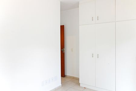 Casa de condomínio para alugar com 304m², 3 quartos e 4 vagasSuíte 2
