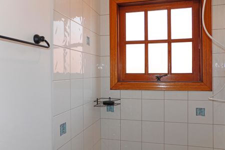 Casa de condomínio para alugar com 304m², 3 quartos e 4 vagasBanheiro 