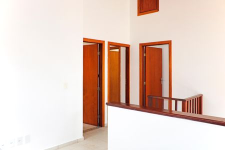 Casa de condomínio para alugar com 304m², 3 quartos e 4 vagasHall Quartos