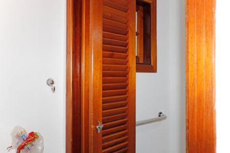 Casa de condomínio para alugar com 304m², 3 quartos e 4 vagasLavabo