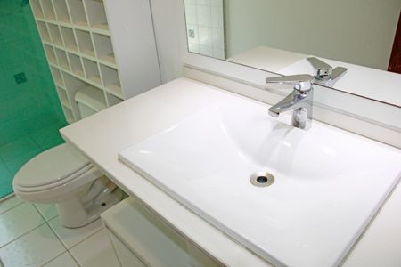 Casa de condomínio para alugar com 304m², 3 quartos e 4 vagasBanheiro da Suíte 2