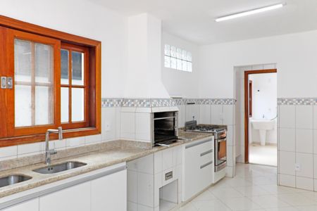 Casa de condomínio para alugar com 304m², 3 quartos e 4 vagasCozinha