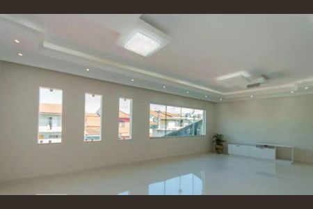 Casa à venda com 5 quartos, 210m² em Jardim Las Vegas, Santo André