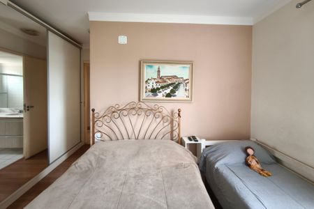 Apartamento à venda com 136m², 4 quartos e 3 vagasSuíte 2