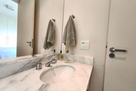 Apartamento à venda com 136m², 4 quartos e 3 vagasBanheiro da Suíte 3