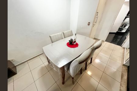 Apartamento à venda com 66m², 2 quartos e 2 vagas Apartamento à venda com 66m², 2 quartos e 2 vagasSala