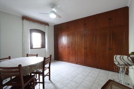 Casa à venda com 240m², 3 quartos e 2 vagasQuarto 1