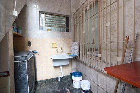 Casa à venda com 240m², 3 quartos e 2 vagasLavanderia