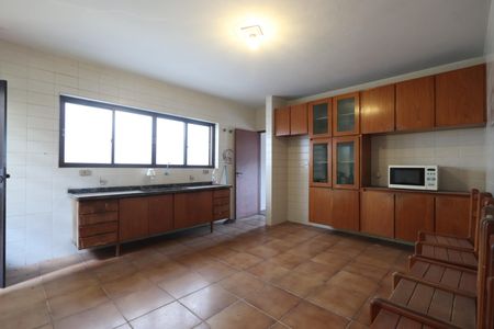 Casa para alugar com 500m², 3 quartos e 6 vagasCozinha