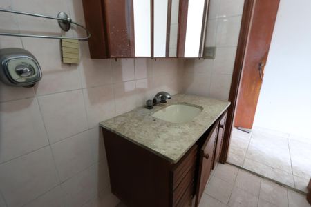 Casa para alugar com 500m², 3 quartos e 6 vagasBanheiro da Suíte