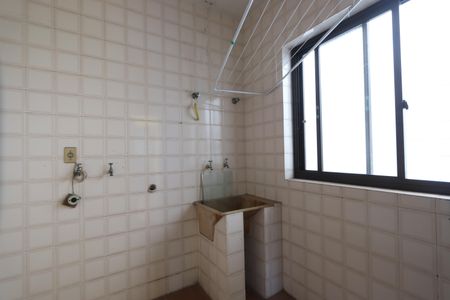 Casa para alugar com 500m², 3 quartos e 6 vagasLavanderia