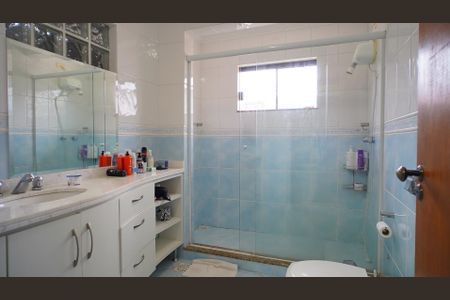 Casa para alugar com 497m², 6 quartos e 2 vagasBanheiro suíte 2