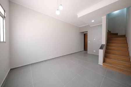 Sala de casa de condomínio à venda com 2 quartos, 70m² em Vila Rui Barbosa, São Paulo