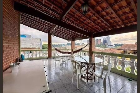 Casa para alugar com 4 quartos, 219m² em Jardim Valdibia, São Bernardo do Campo