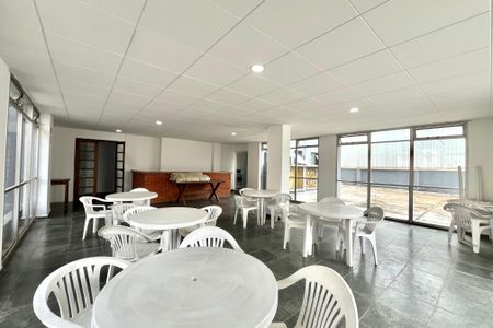 Apartamento à venda com 68m², 2 quartos e 1 vaga Apartamento à venda com 68m², 2 quartos e 1 vagaÁrea comum - Salão de festas