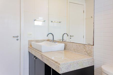 Apartamento à venda com 134m², 3 quartos e 3 vagasBanheiro da Suíte 1