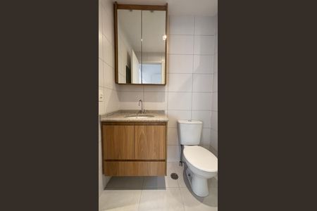 Apartamento para alugar com 69m², 2 quartos e 1 vaga Apartamento para alugar com 69m², 2 quartos e 1 vagaBanheiro da Suíte