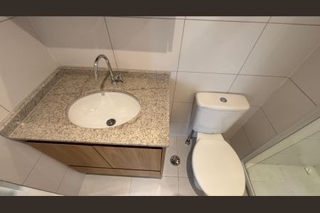 Apartamento para alugar com 69m², 2 quartos e 1 vaga Apartamento para alugar com 69m², 2 quartos e 1 vagaBanheiro da Suíte