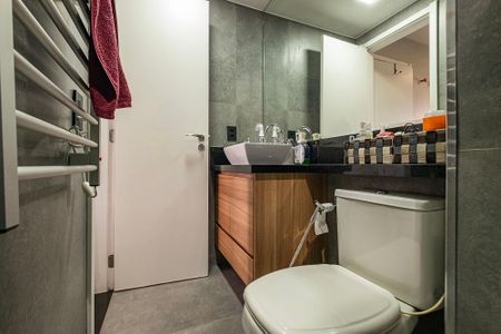Apartamento à venda com 60m², 2 quartos e 1 vagaSuíte - Banheiro