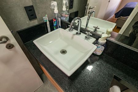 Apartamento à venda com 60m², 2 quartos e 1 vagaSuíte - Banheiro