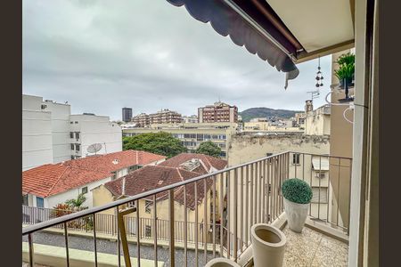 Apartamento para alugar com 100m², 3 quartos e 2 vagasVaranda