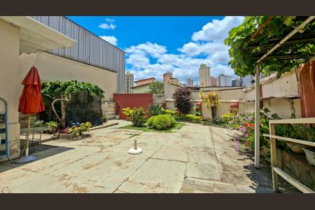 Casa à venda com 300m², 6 quartos e 1 vagaQuintal