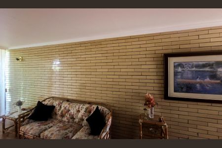 Casa à venda com 300m², 6 quartos e 1 vagaEntrada