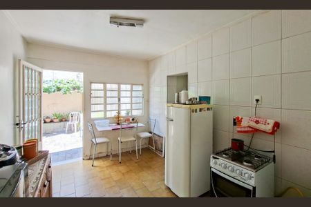 Casa à venda com 300m², 6 quartos e 1 vagaCozinha e Área de Serviço