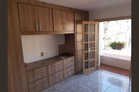 Casa à venda com 3 quartos, 180m² em Jardim Jussara, São Paulo